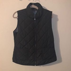 Black puffer vest
